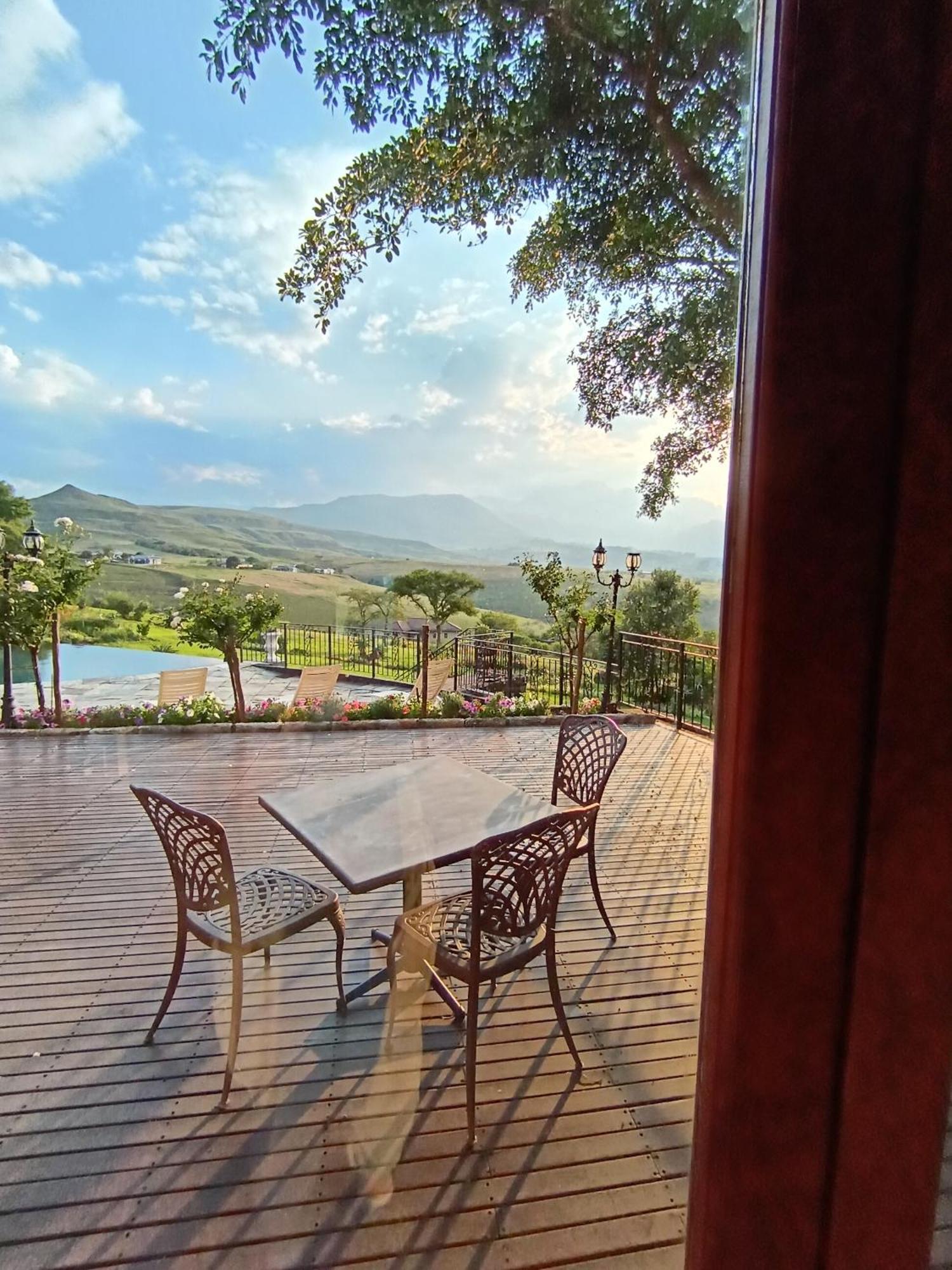 Inkungu Lodge Champagne Valley Екстер'єр фото