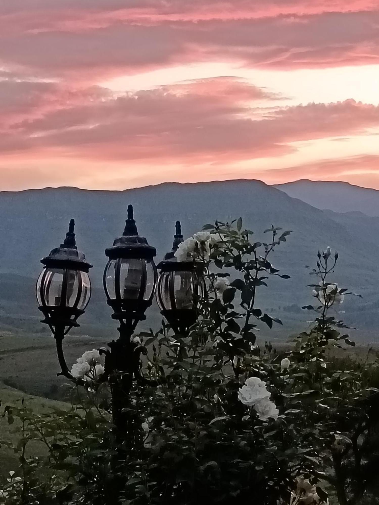 Inkungu Lodge Champagne Valley Екстер'єр фото